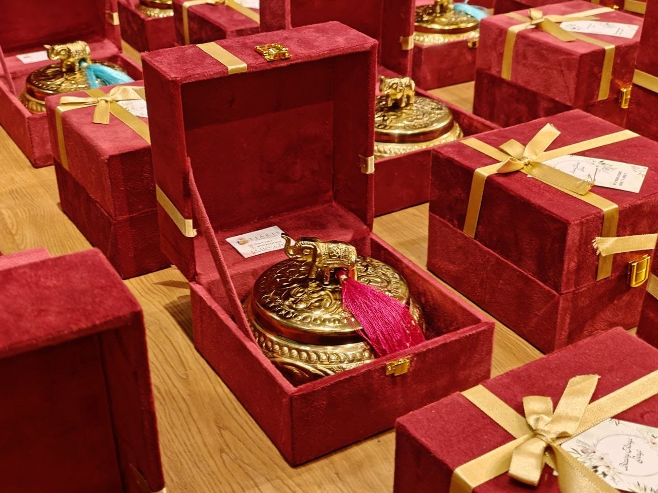 Gift-container-RED